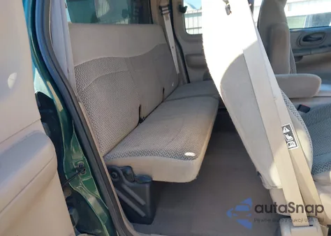 2000 Ford F-150 Lariat/Work Series/Xl/Xlt z USA, uszkodzony, nr VIN 1FTRX18L4YNA23674